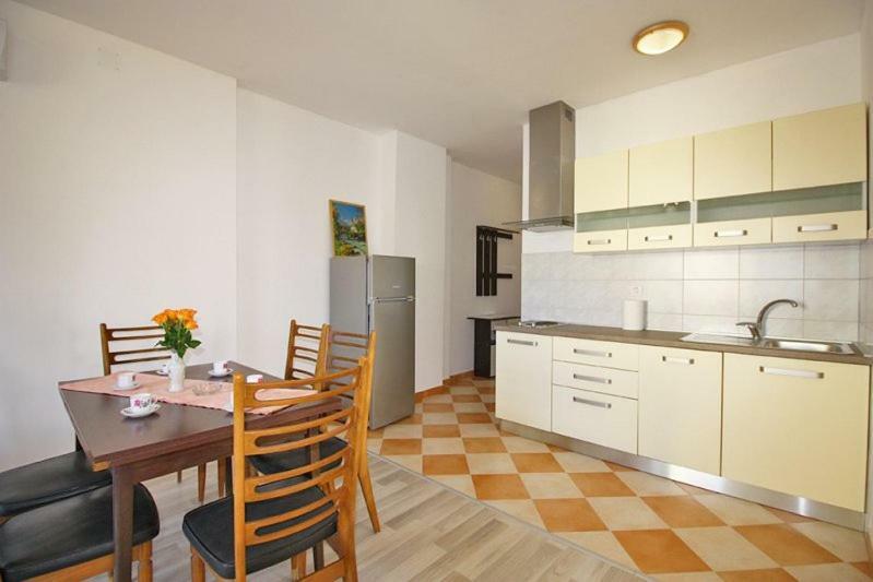 Апартаменты Apartman Petra Фажана Экстерьер фото
